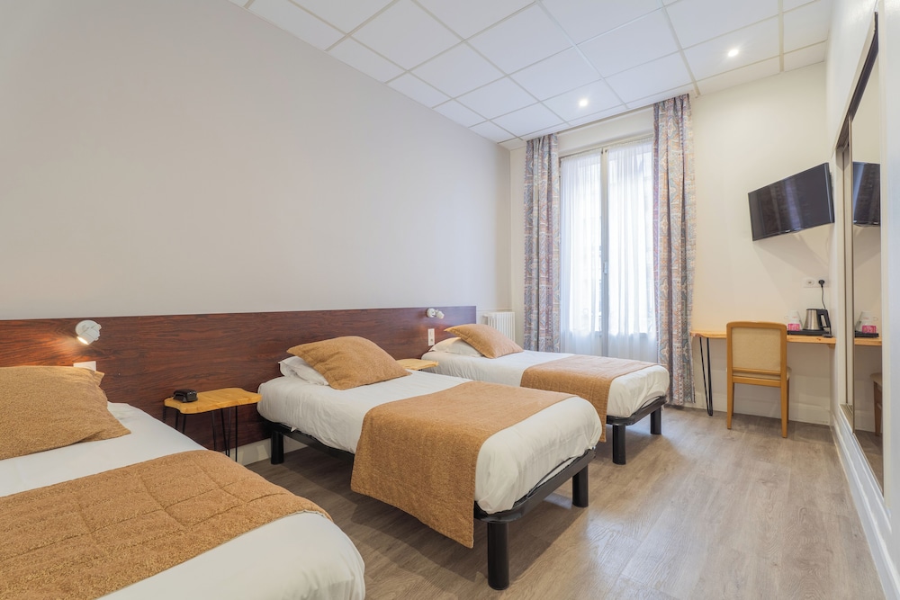 Hotel Busby 22/76