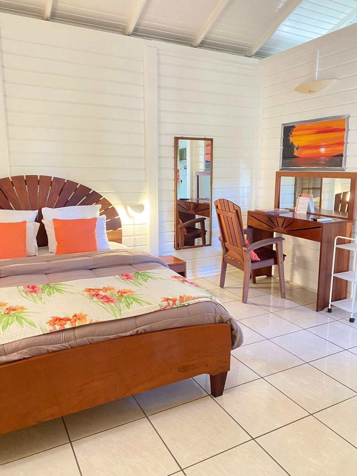 Studio, Bungalow