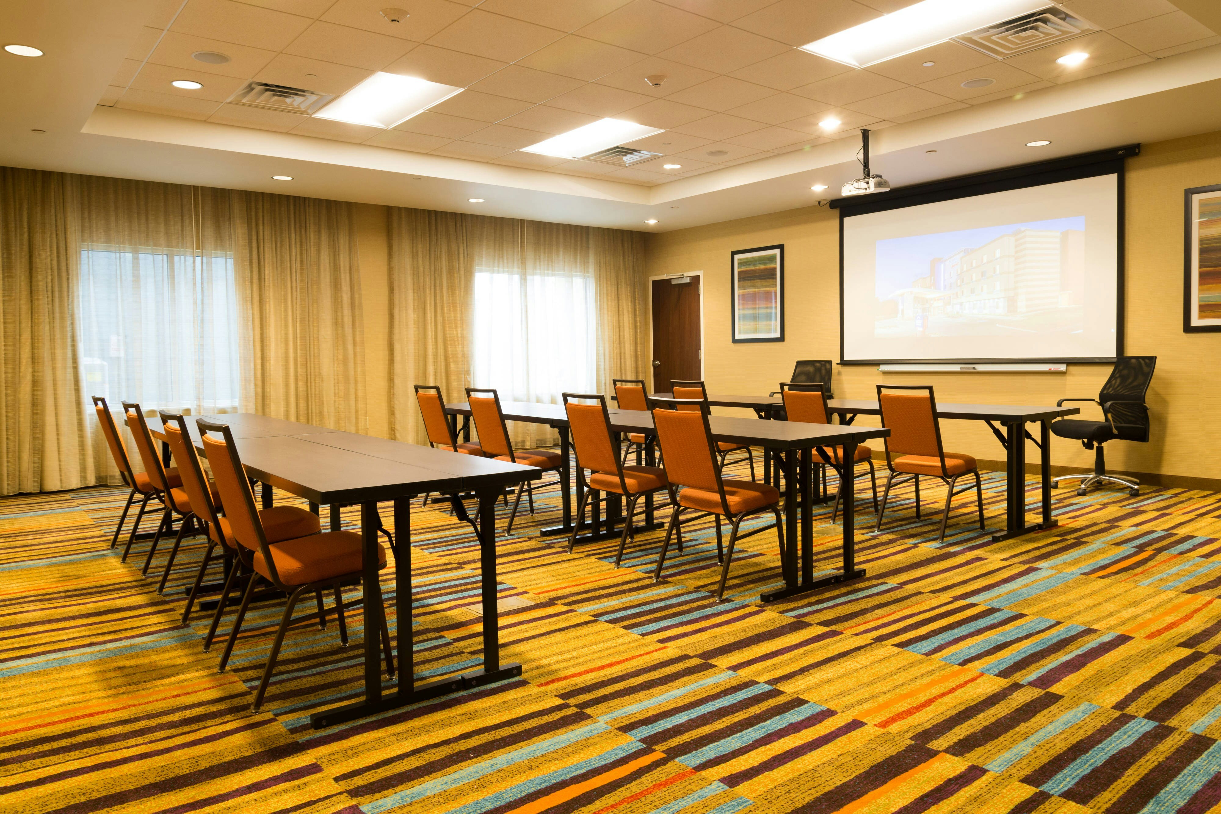 Fairfield Inn And Suites Dickson 24/29