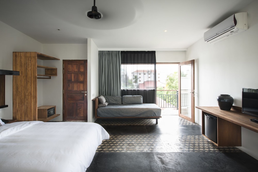 Pages Rooms 37/48