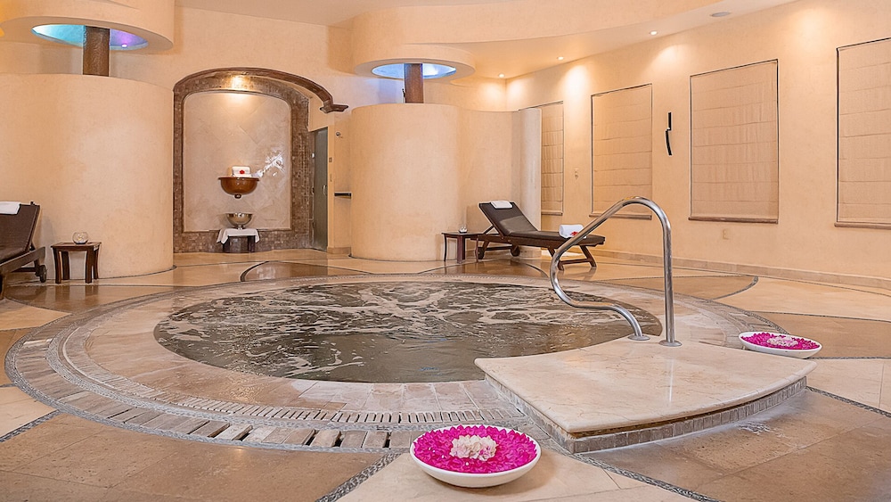 swimming pool spa