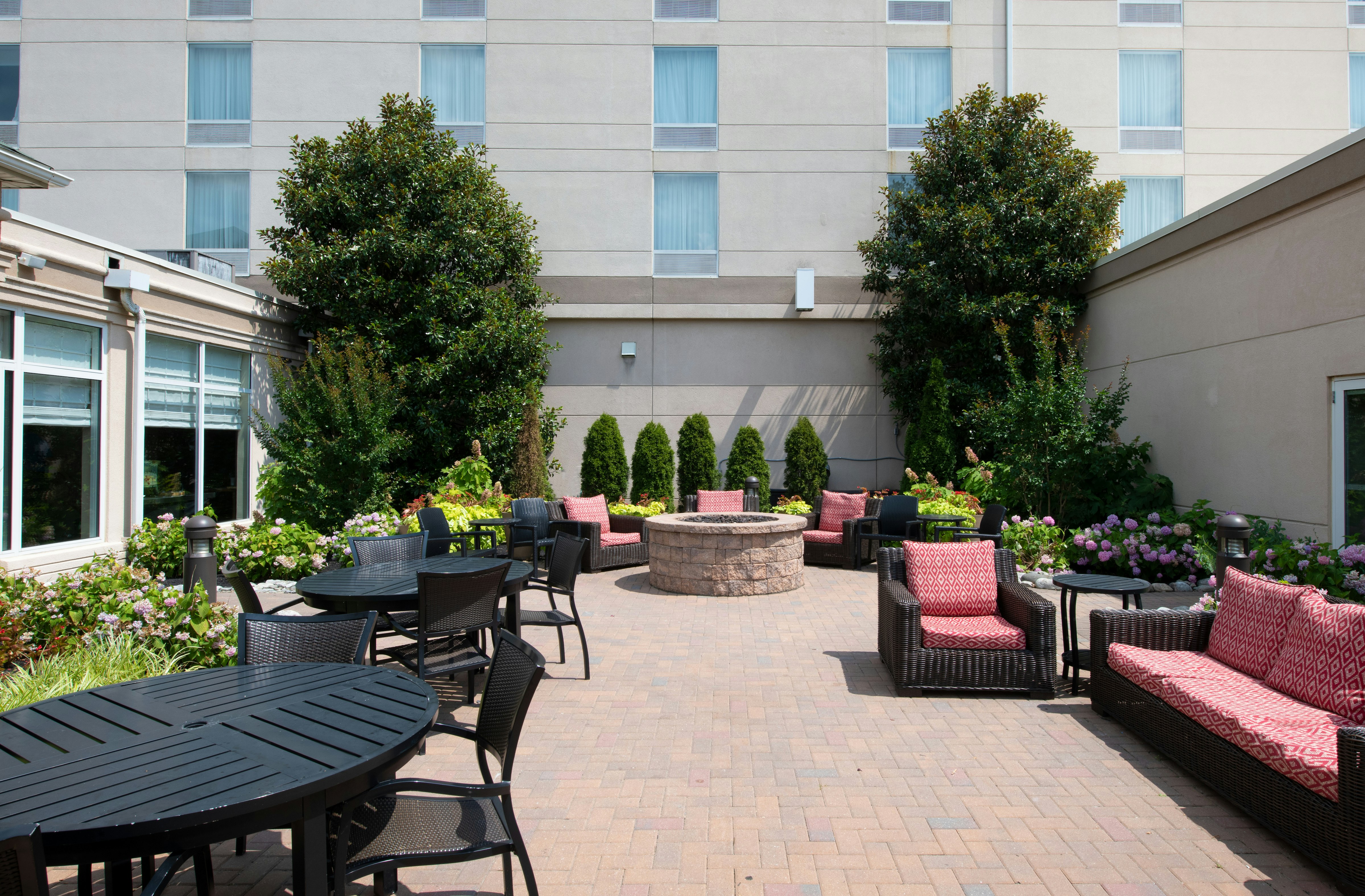 Hilton Garden Inn Philadelphia Ft Washington 25/50