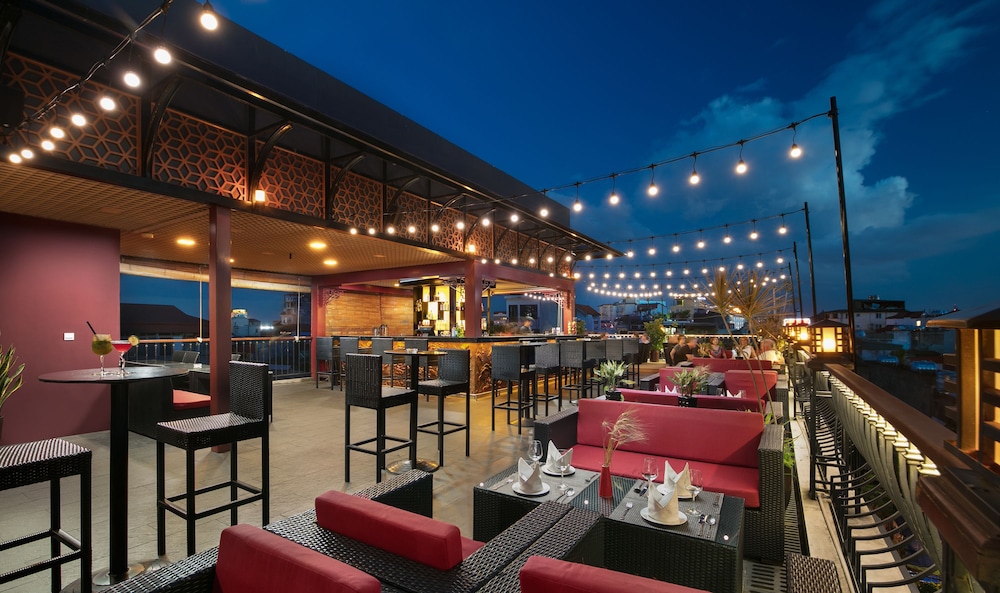 MK Premier Boutique Hotel 54/65