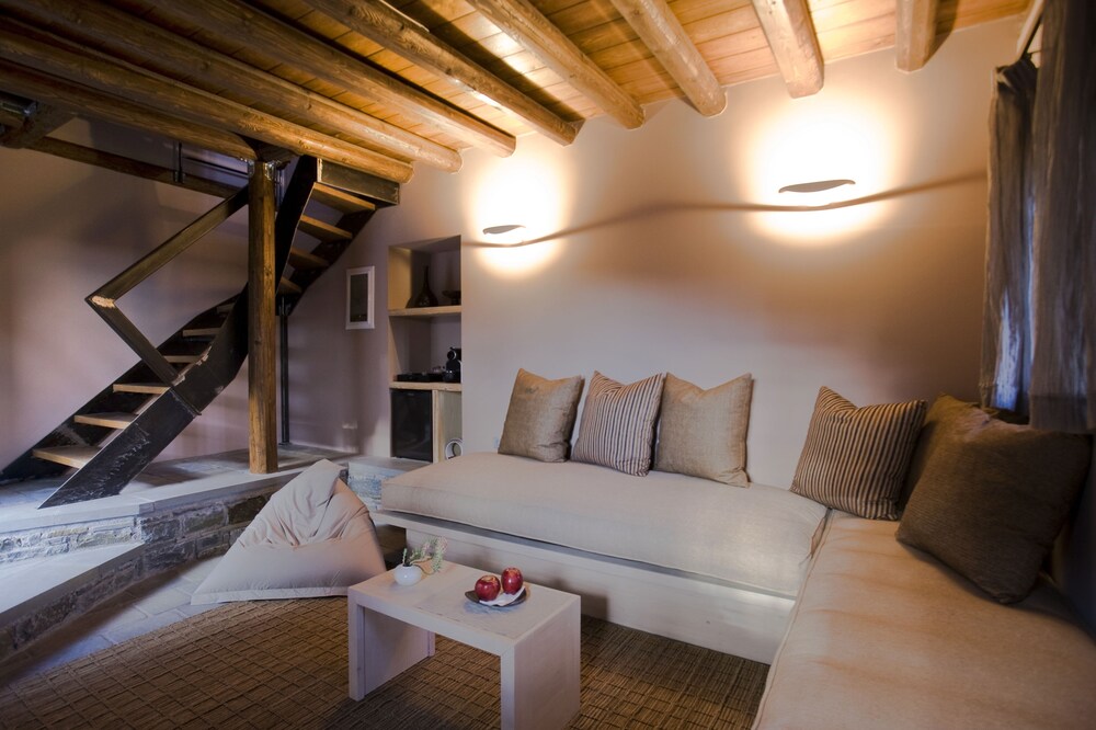 Kipi Suites 24/50