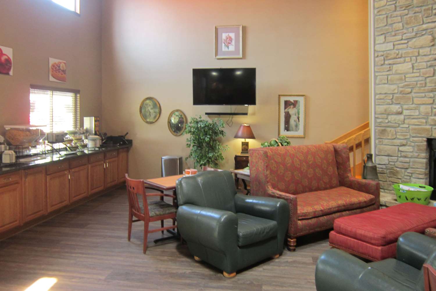 Quality Inn Nashville Bloomington 34/47