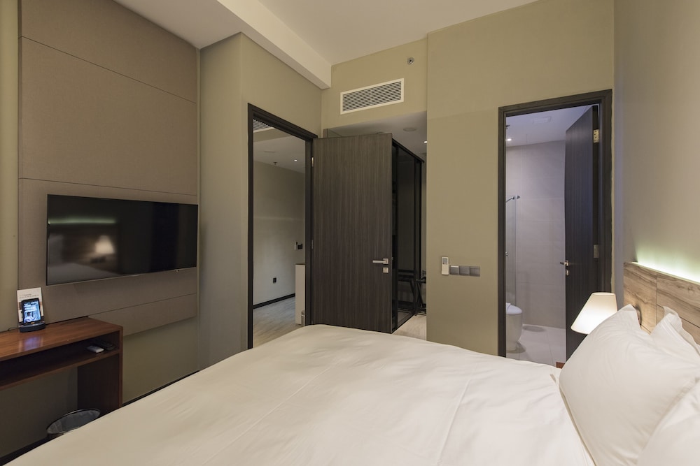 2 Bedrooms, Apartment, 2 King Beds, Laundry، Louis Kienne Serviced Residences 2/7