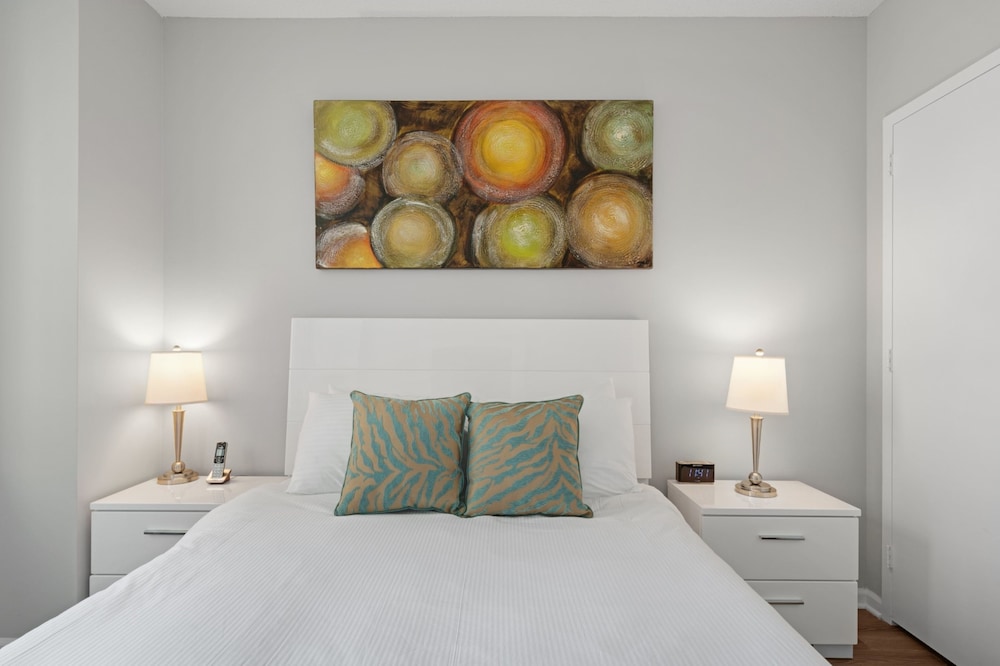 Global Luxury Suites Downtown Jersey City 21/71
