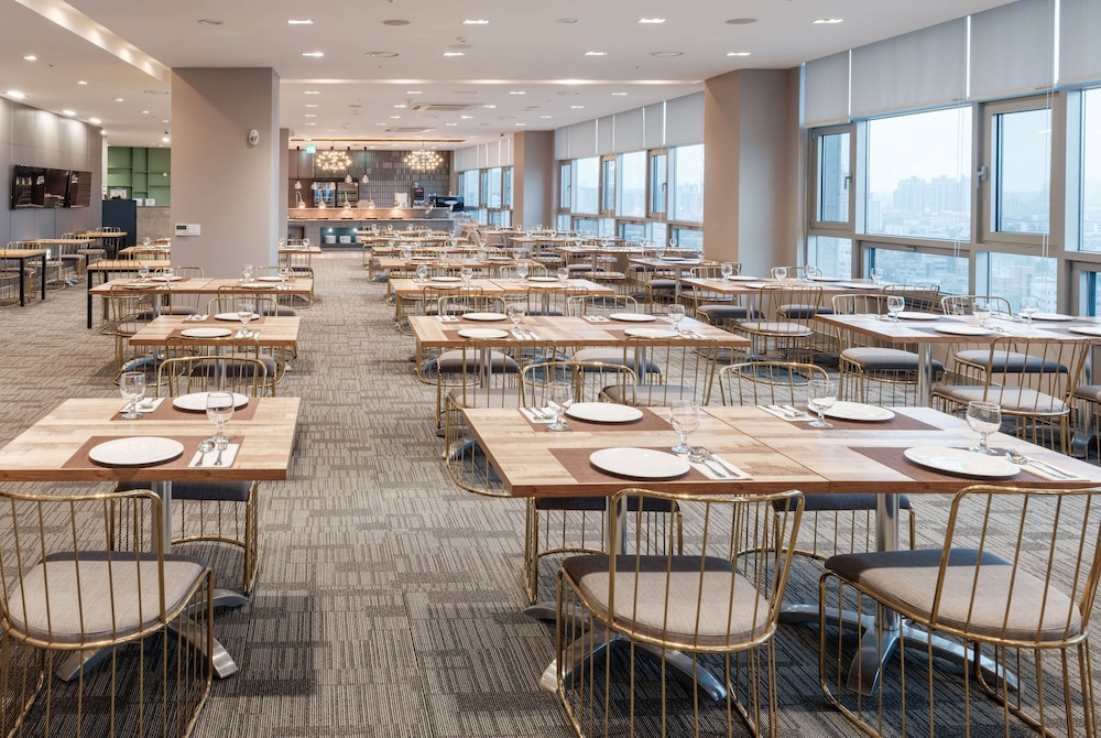 Ramada Encore by Wyndham CheonAn 40/50