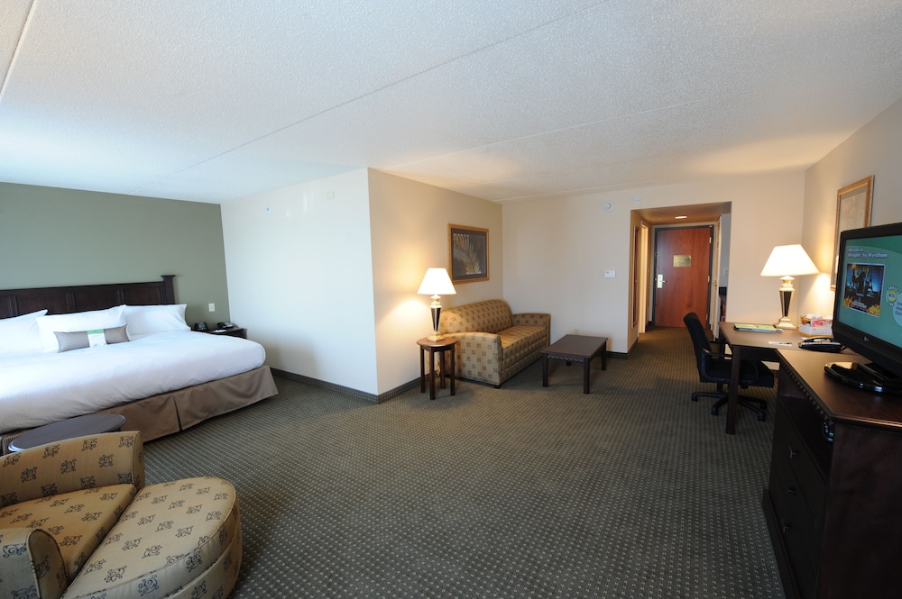 Wingate by Wyndham Peoria 8/28