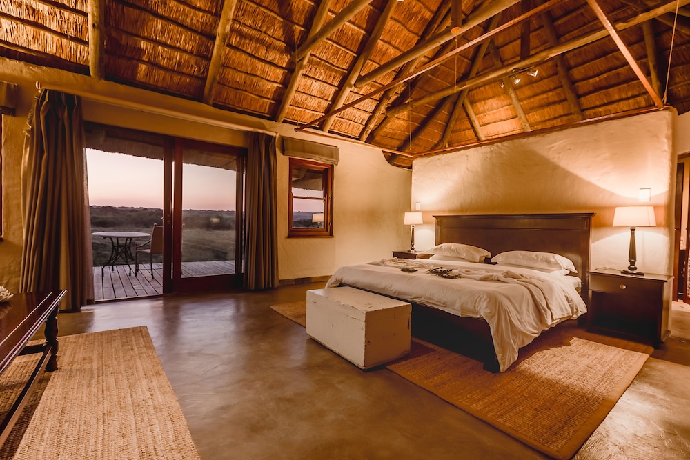 Hlosi Game Lodge 16/73