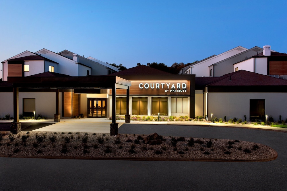 Courtyard New Haven Wallingford 1/50