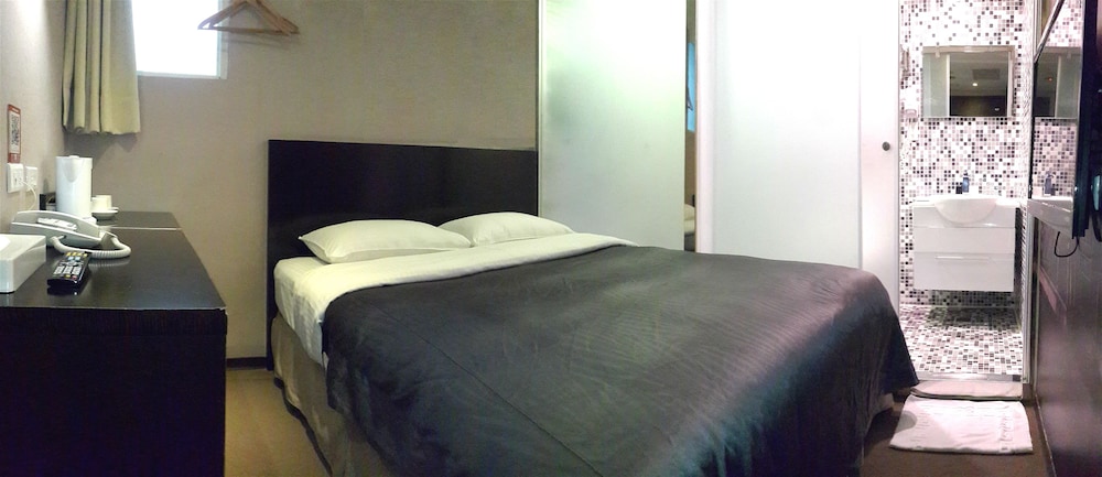 E House Hotel 30/65