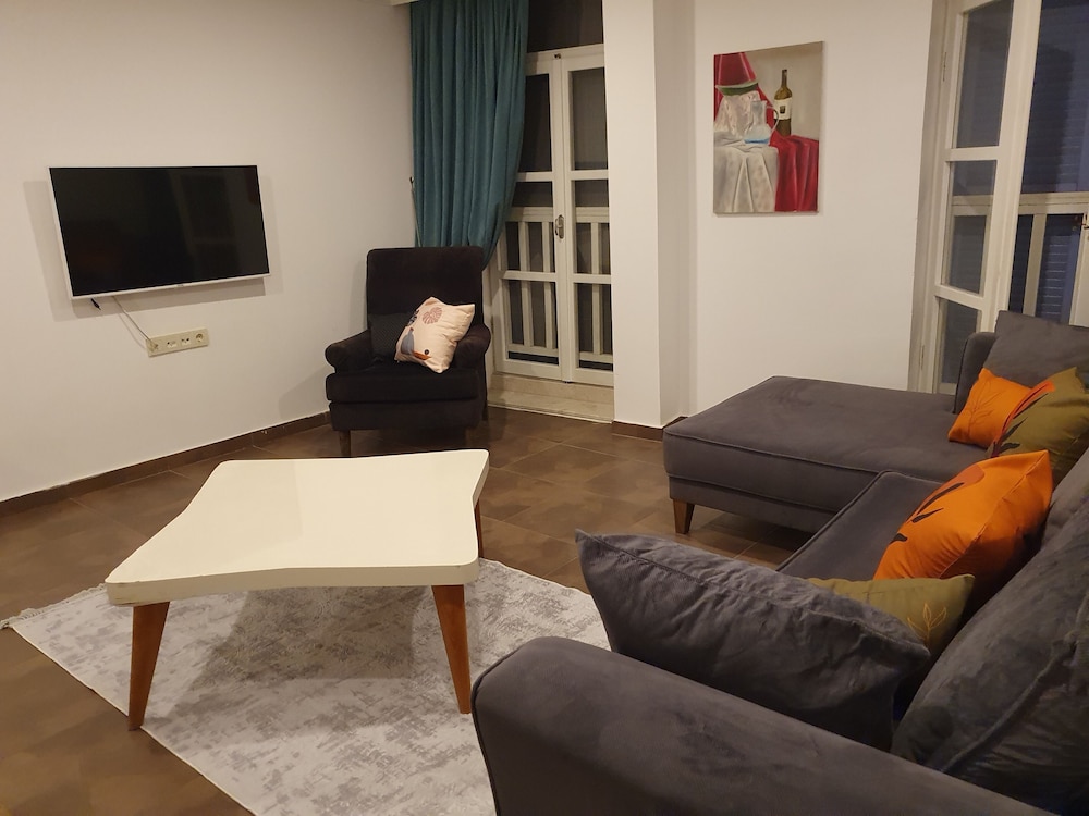 Leyla Suite 15/30