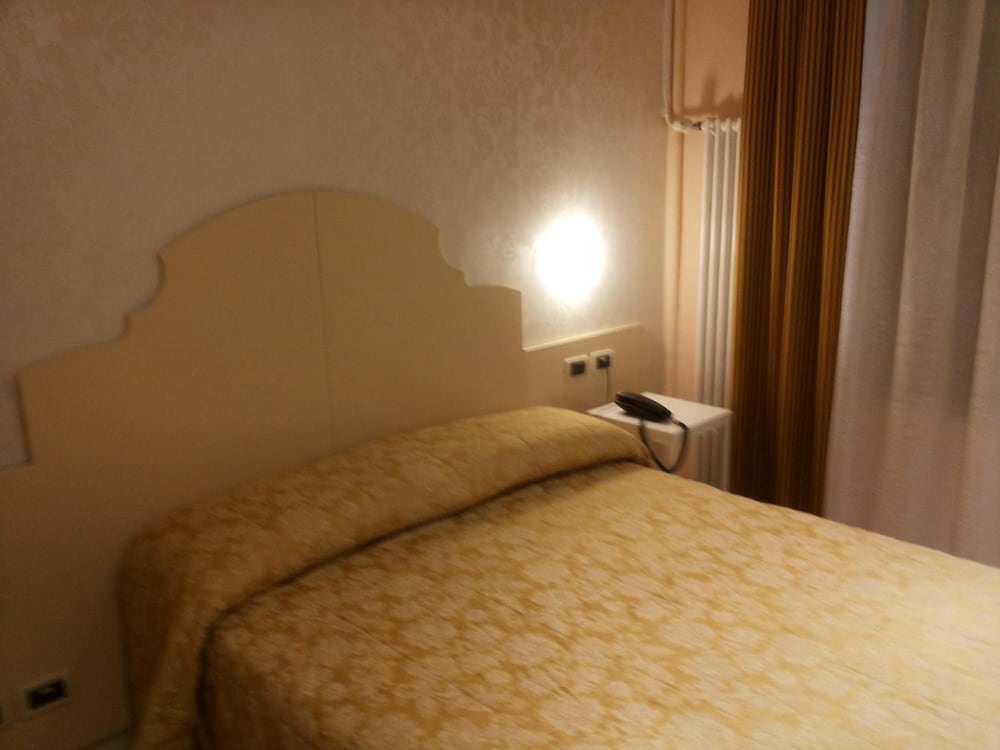 Hotel Adriatico 34/54