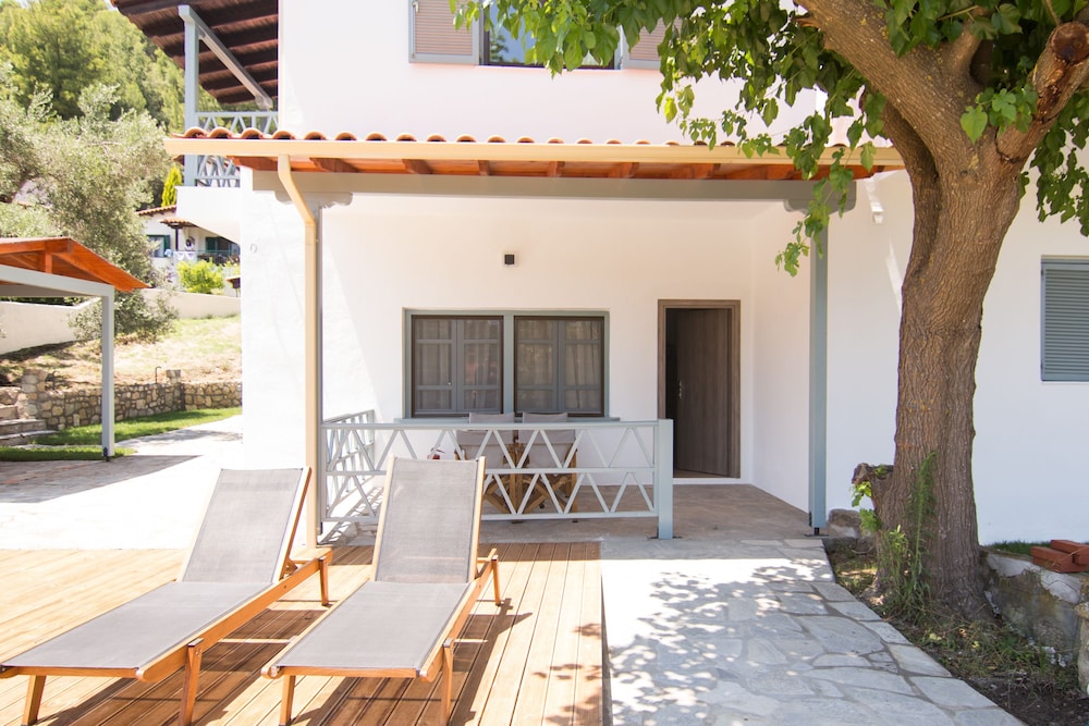 Casa Luxury Suites 3/44