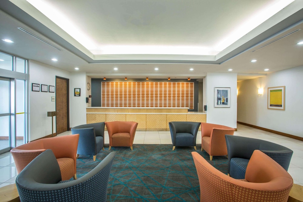 La Quinta Inn & Suites by Wyndham Austin NW/Lakeline Mall 26/44