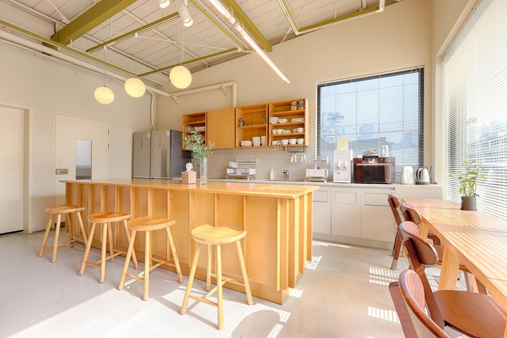 Upflo Hostel 51/60
