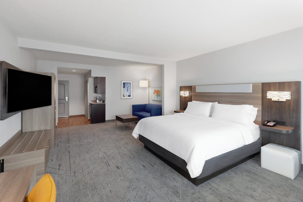 Suite, King Bed, Sofa