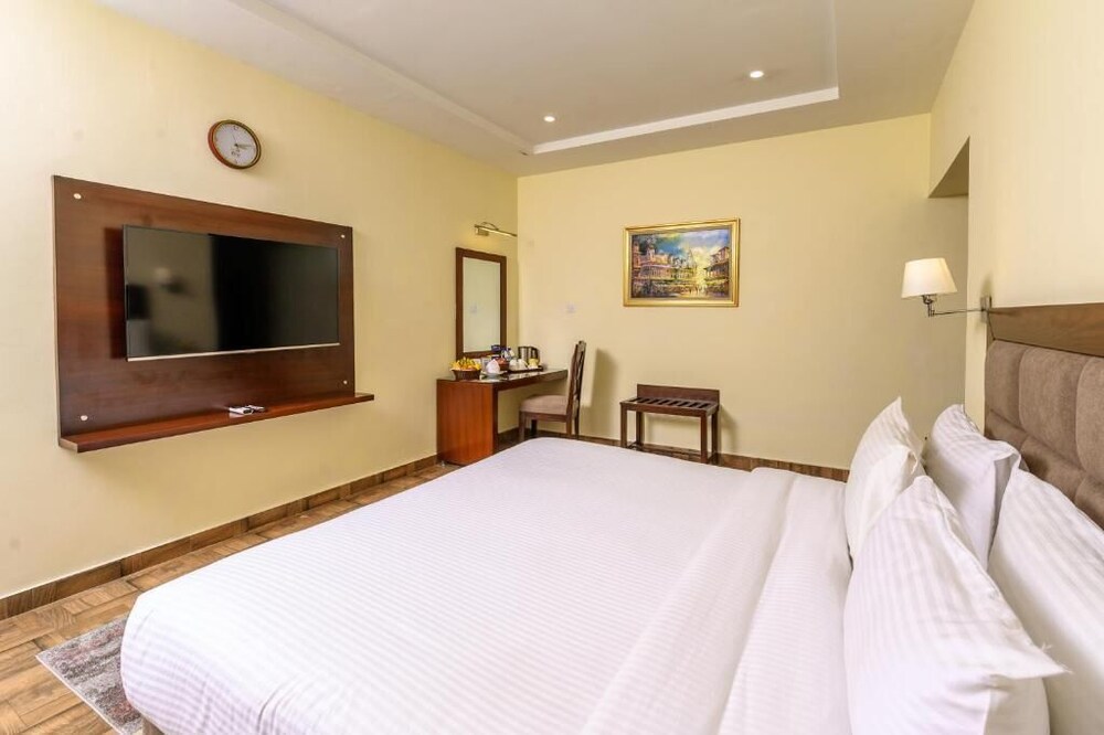 Hotel One Sahiwal 15/50