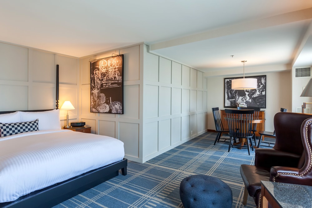 The Charles Hotel 30/70