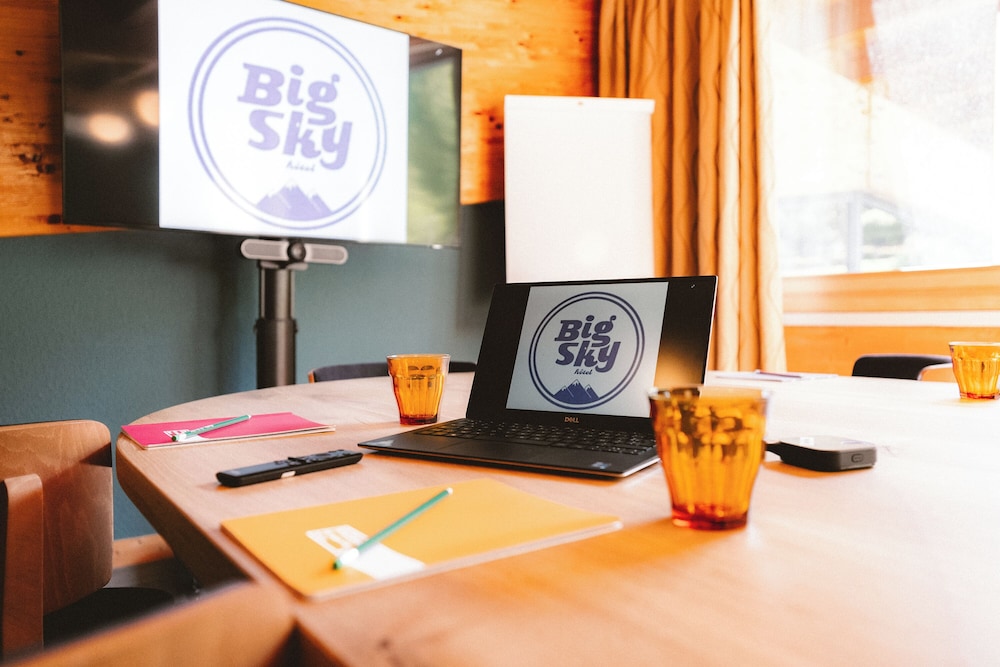 Big Sky Hotel 52/62