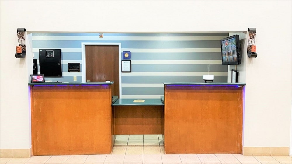 Star City Inn Suites 7/45