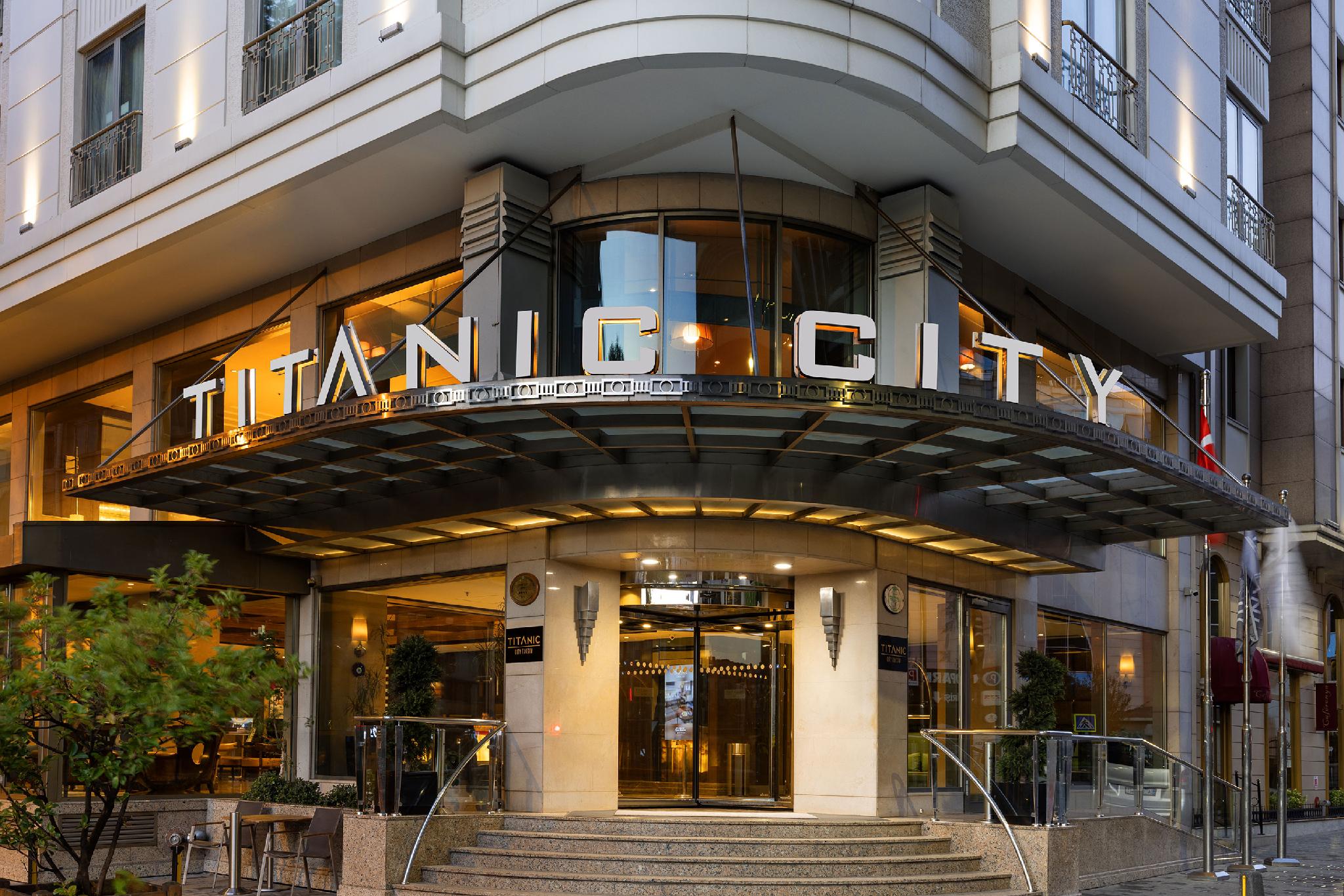 Titanic City Taksim Hotel in ISTANBUL