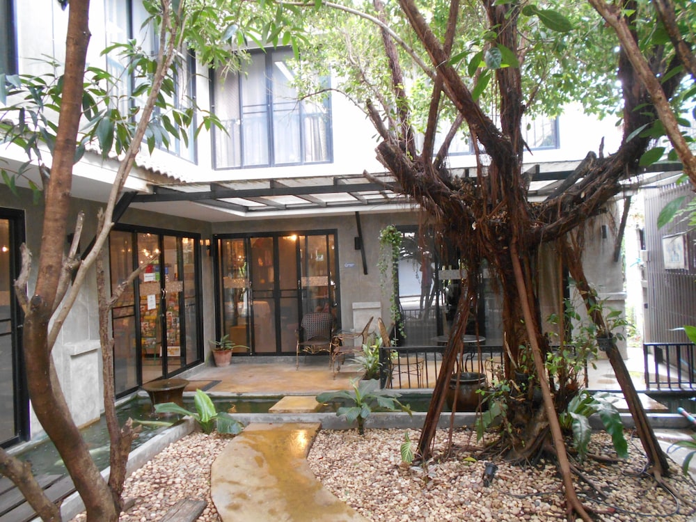 G2 Boutique Hotel 52/59