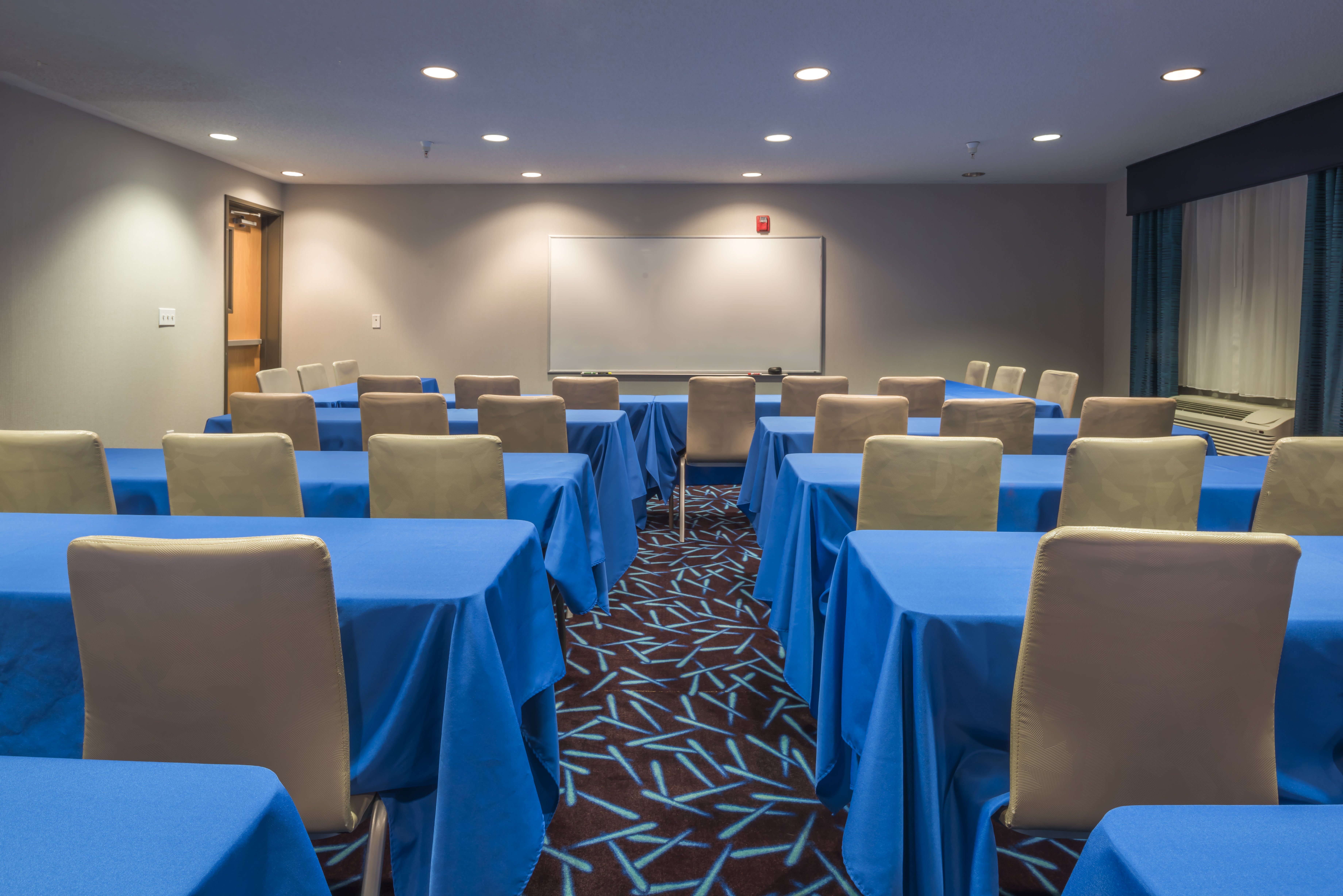 Holiday Inn Express Hotel And Suites Livermore 46/52