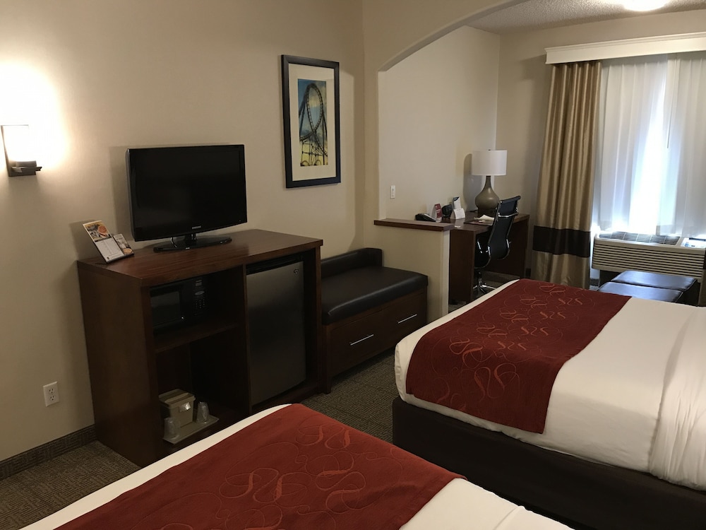 Comfort Suites Near Six Flags Magic Mountain 9/30