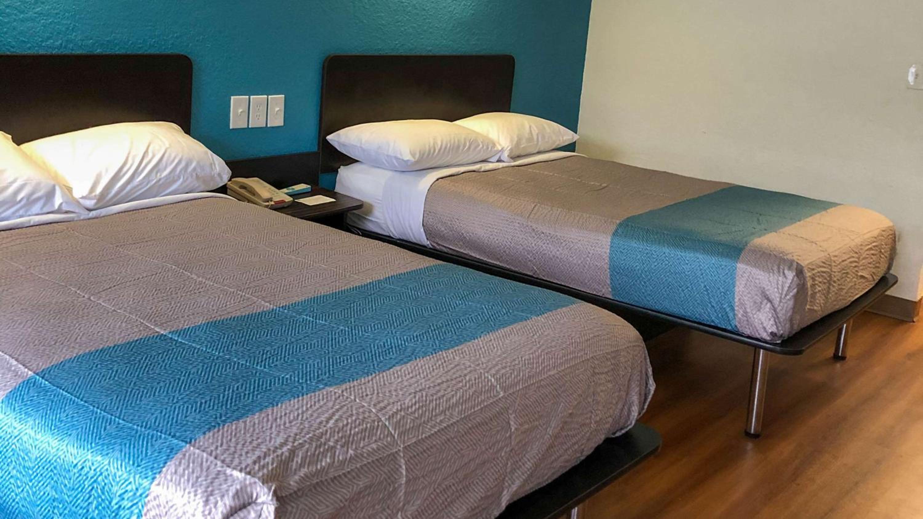 ROOM, QUADRUPLE