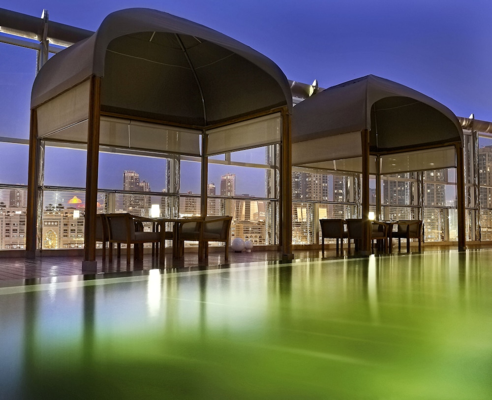swimming pool spa