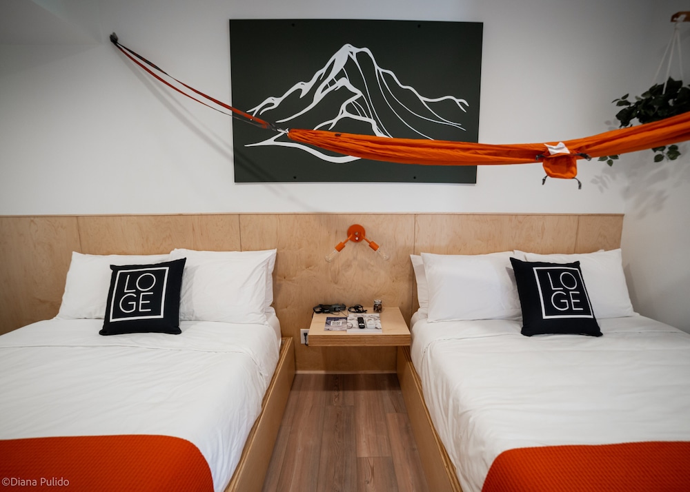 LOGE Leavenworth Downtown 15/50