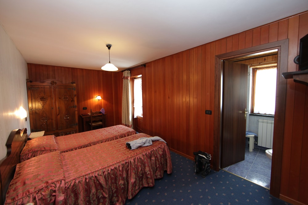 Hotel Santa San 40/69