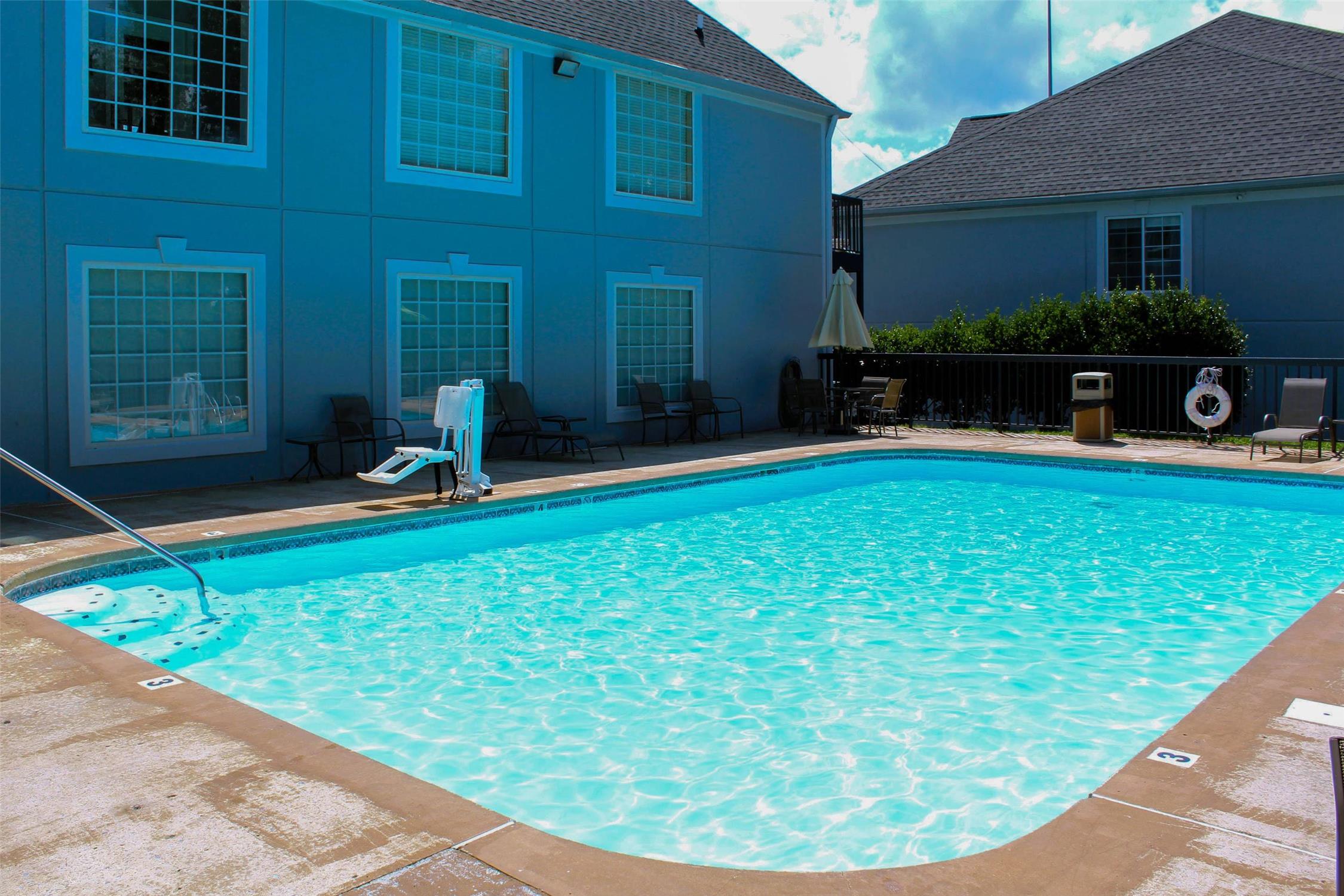 Quality Inn Crossville Near Cumberland Mountain State Park 32/47