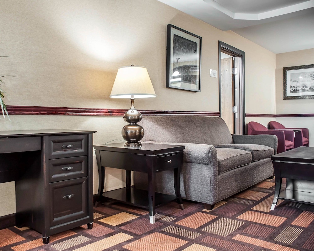 Quality Inn Dunkirk NY 26/36