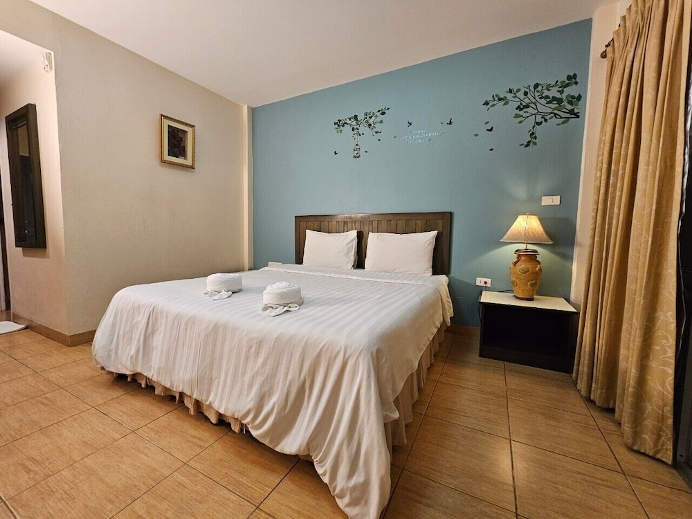 Baan Suksiri Hotel 14/36