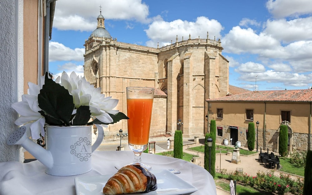 Hotel Arcos Catedral 22/24