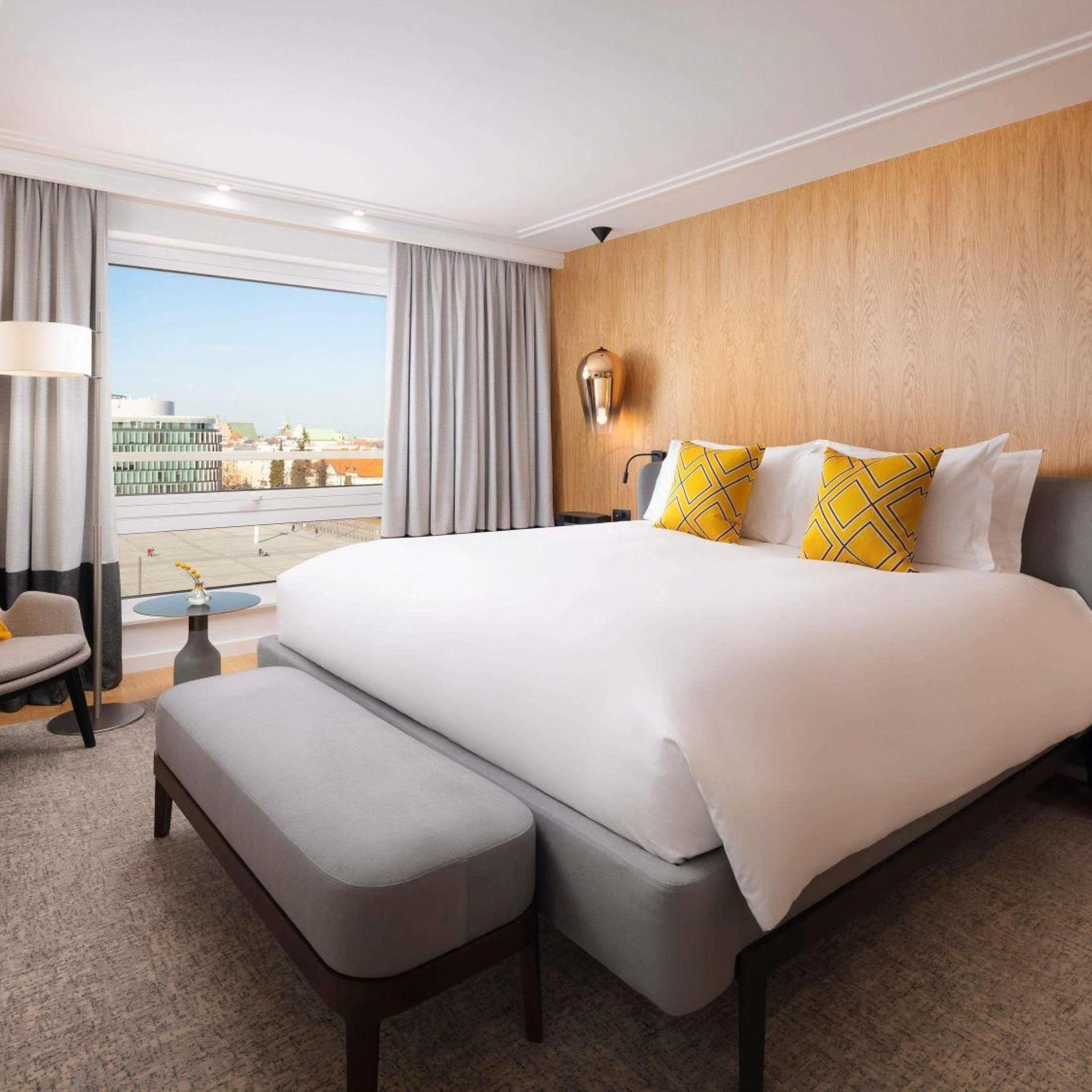 Opera, Suite, King Bed