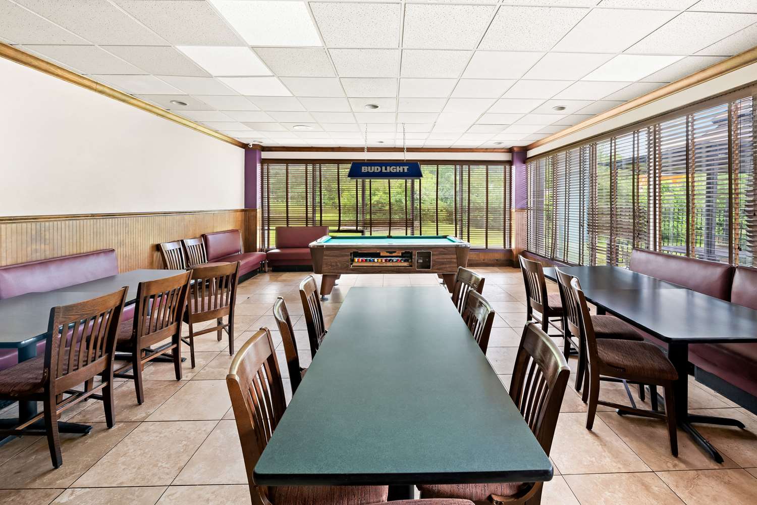 restaurant cafeteria