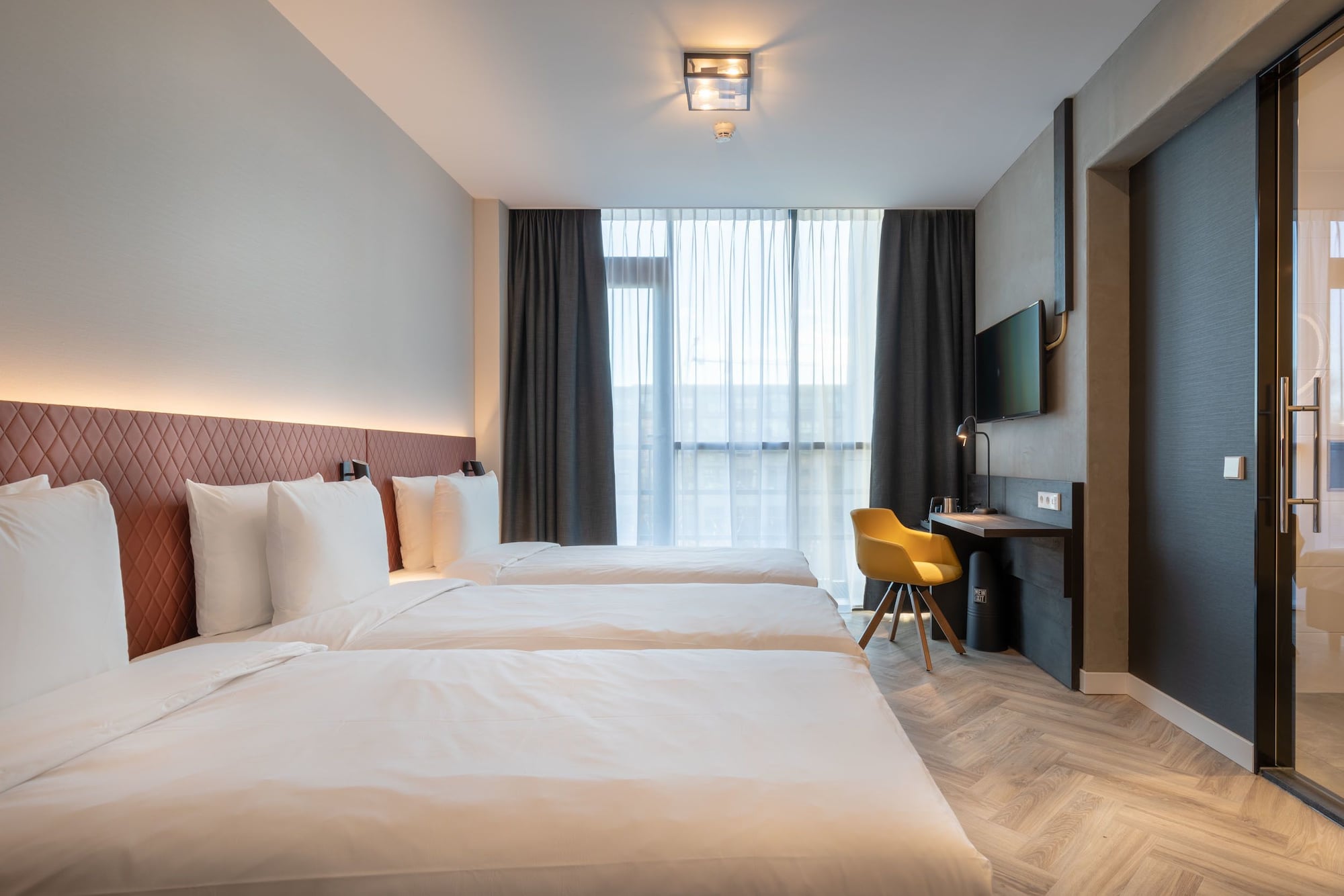 STANDARD, TRIPLE, 3 BEDS