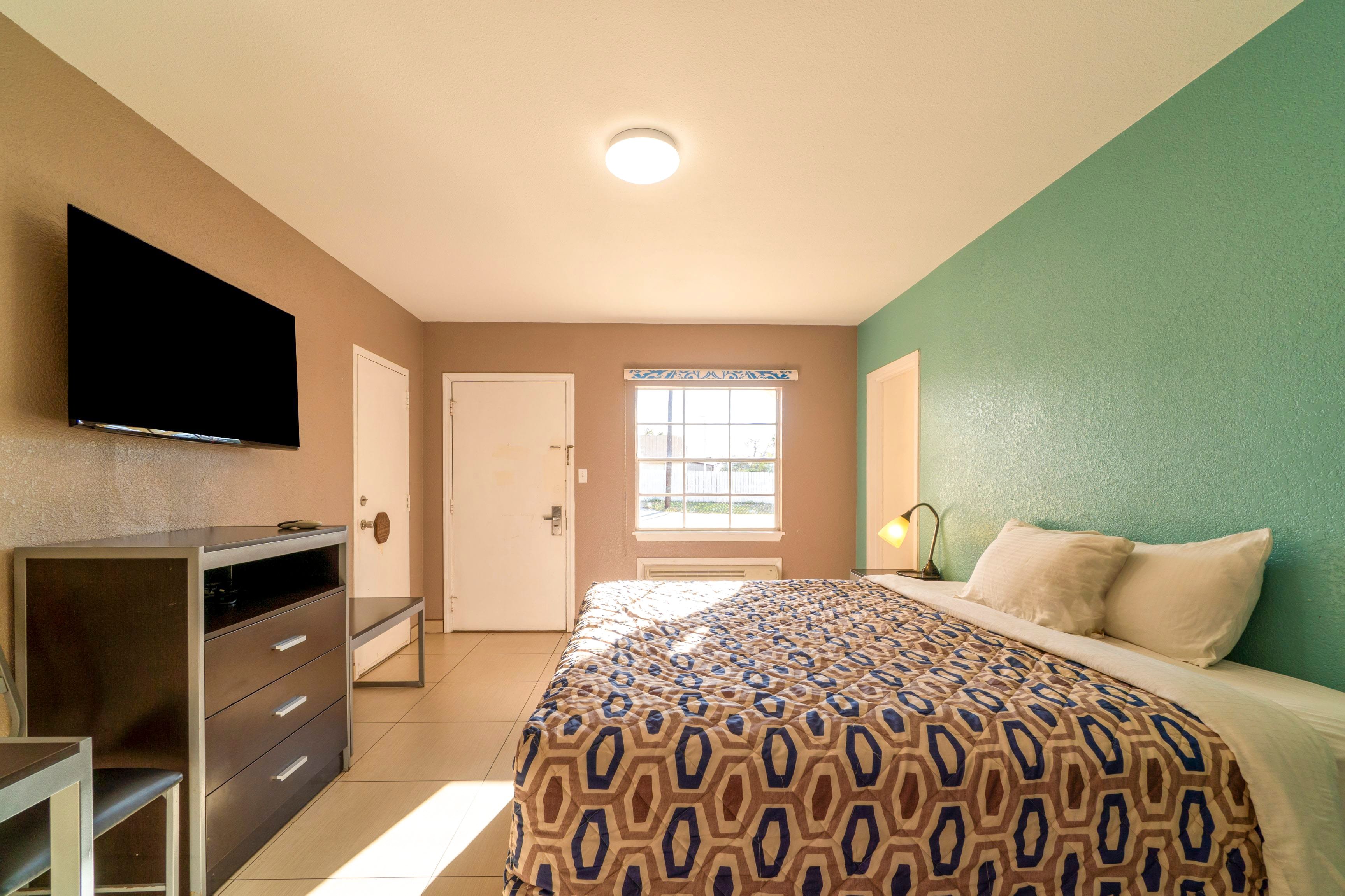Woodfield Inn & Suites Hotel O, Yoakum TX 111 40/54