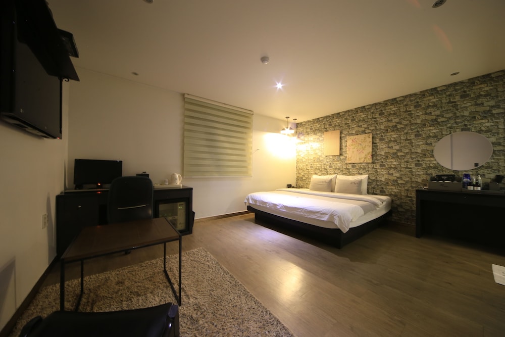 Busan H-Avenue Hotel Seomyeon Station 17/58