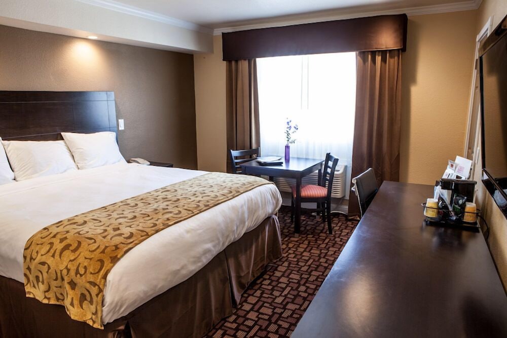 Marinwood Inn & Suites 26/43