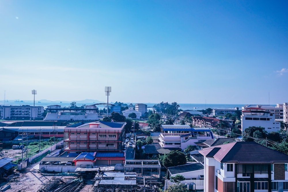 Kanavera Sriracha Hotel and Serviced Apartment 70/77