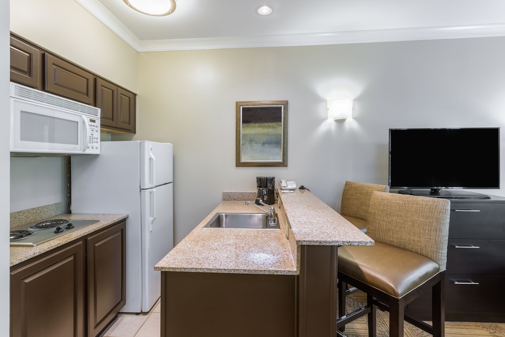 Staybridge Suites Savannah Historic District 42/52