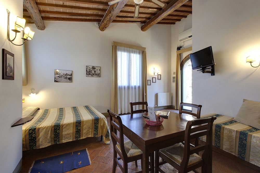 Farm House La Presura 26/50