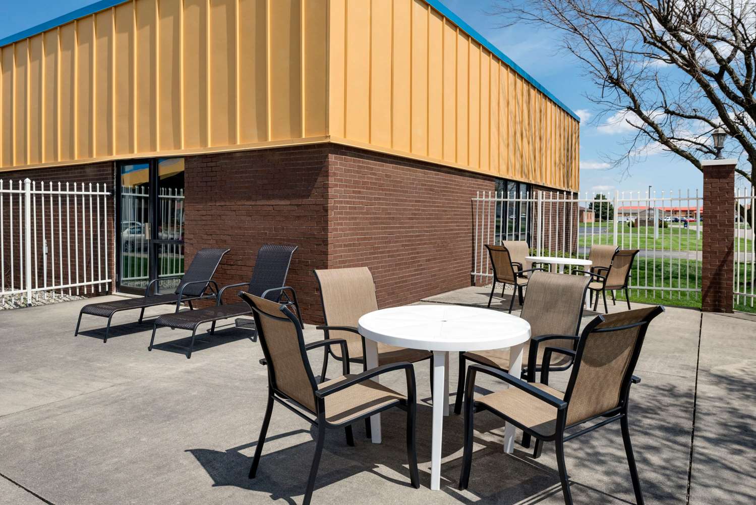 restaurant cafeteria