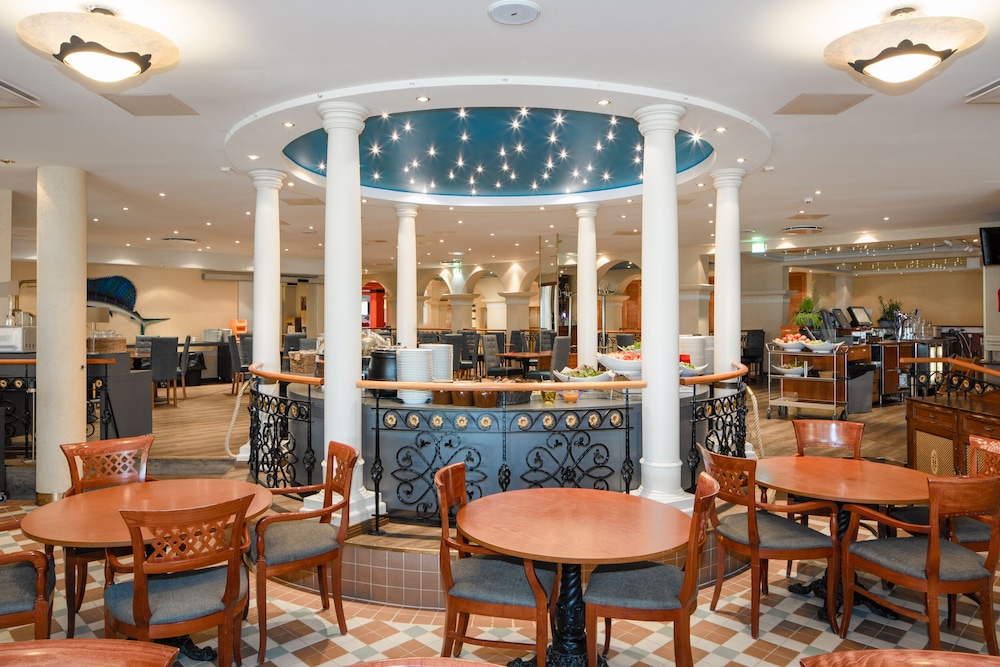 restaurant cafeteria