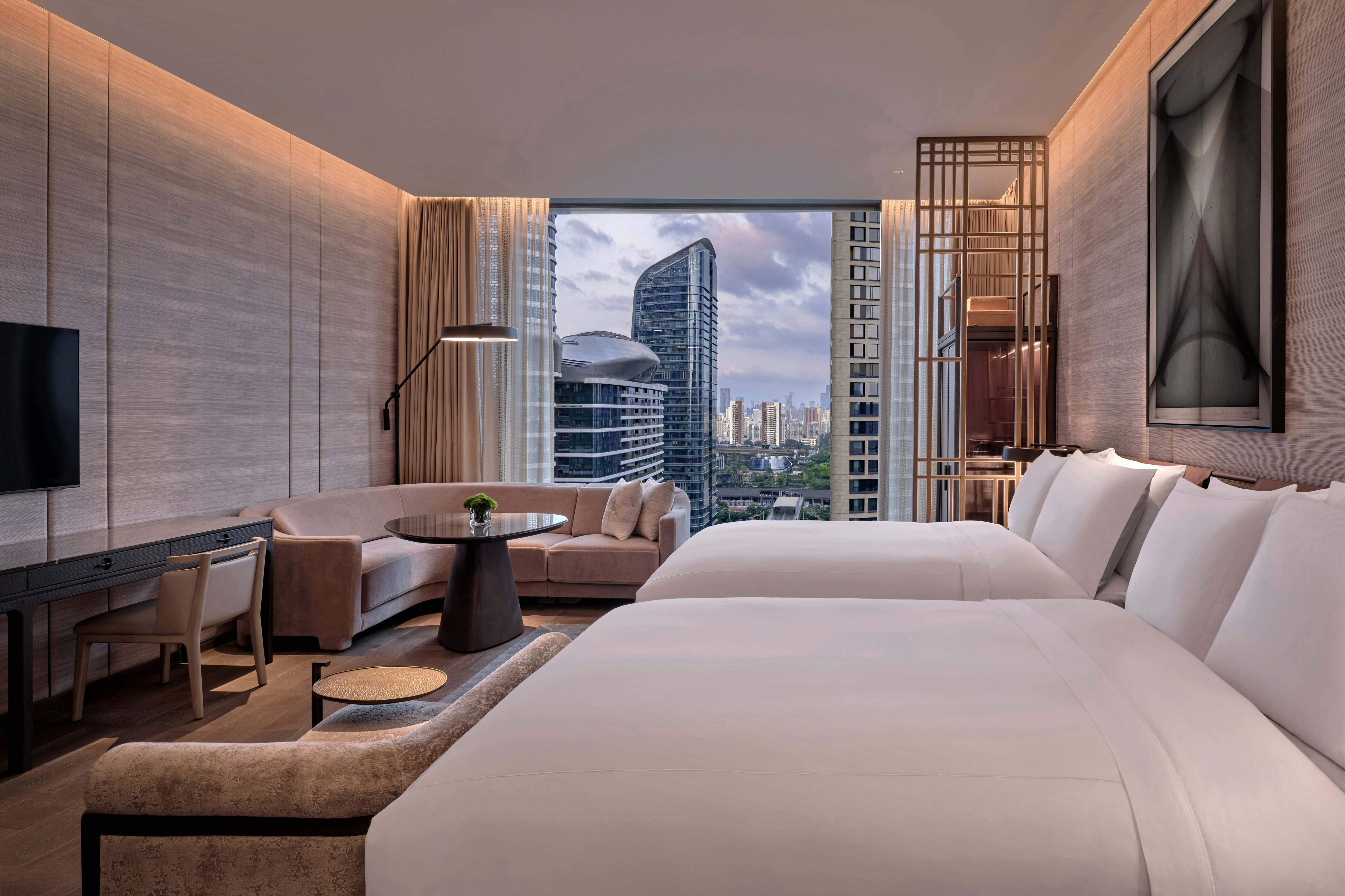 DELUXE, TWIN BEDS